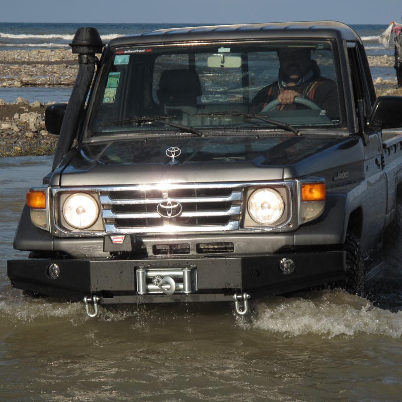 DELFAN TOYOTA LAND CRUISER 70 FRONT BUMPER